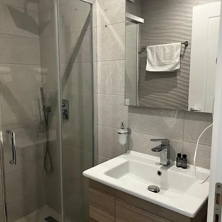 Miramar Hotell Shëngjin