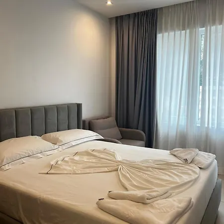 Miramar 4* Shëngjin