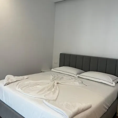 Miramar Hotel Shëngjin