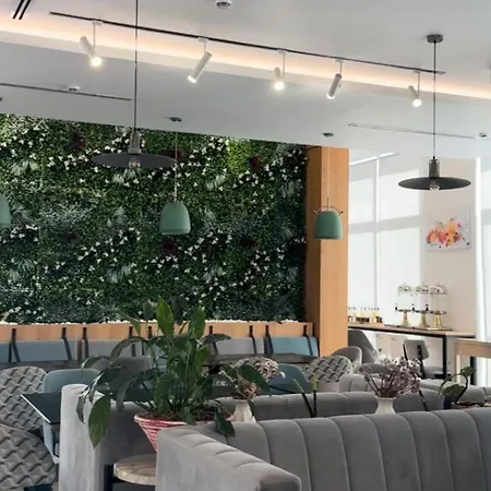 Miramar Hotel 4*
