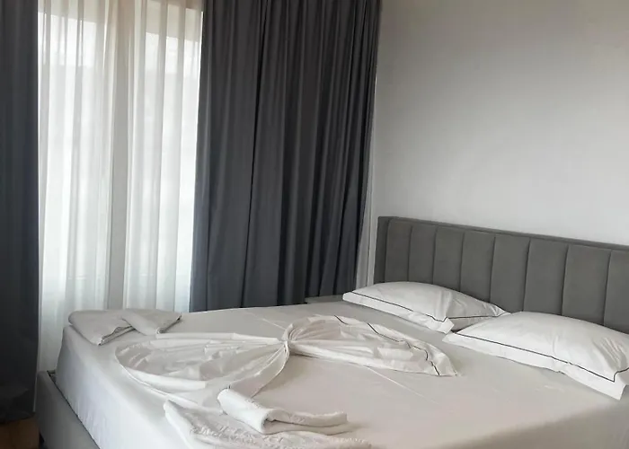 Miramar 4* Shëngjin